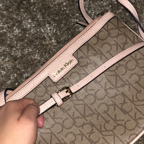Calvin Klein Crossbody - Picture 2 of 3